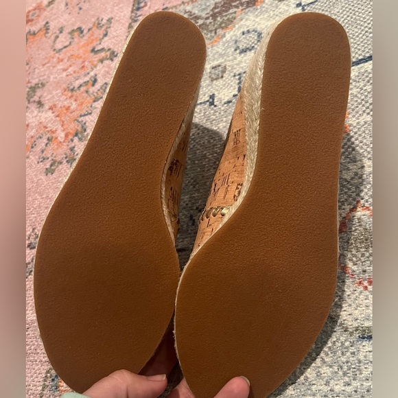Size 6 Jack Rogers Wedges EUC - Picture 2 of 3